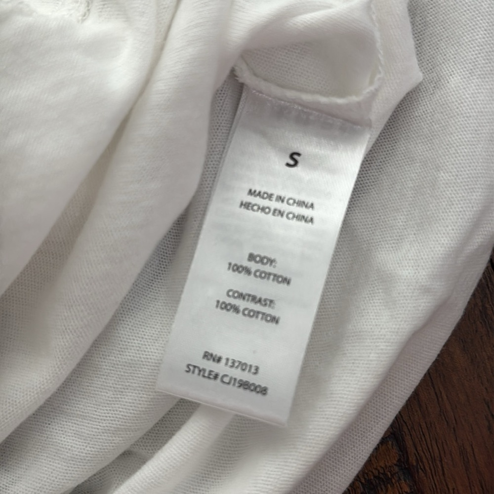 Wildfox White T-Shirt with Red Paris Is my Lover Print lips Graphics Small nwt - Picture 5 of 12
